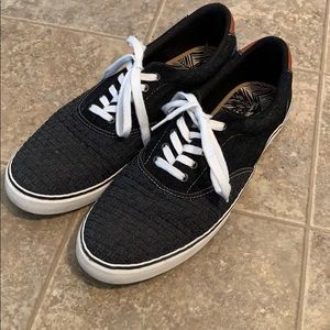 Men’s blue jean look shoes